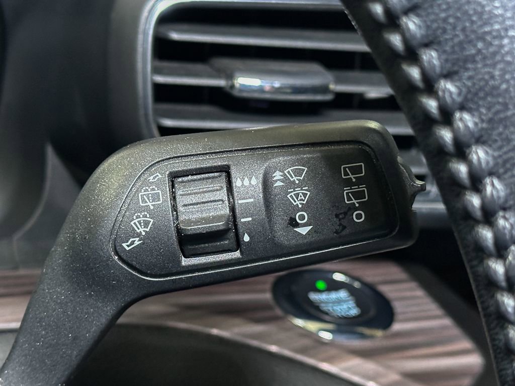 Used 2020 Ford Explorer Limited image 38