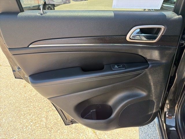 Used 2014 Jeep Grand Cherokee Limited AWD/4WD image 14