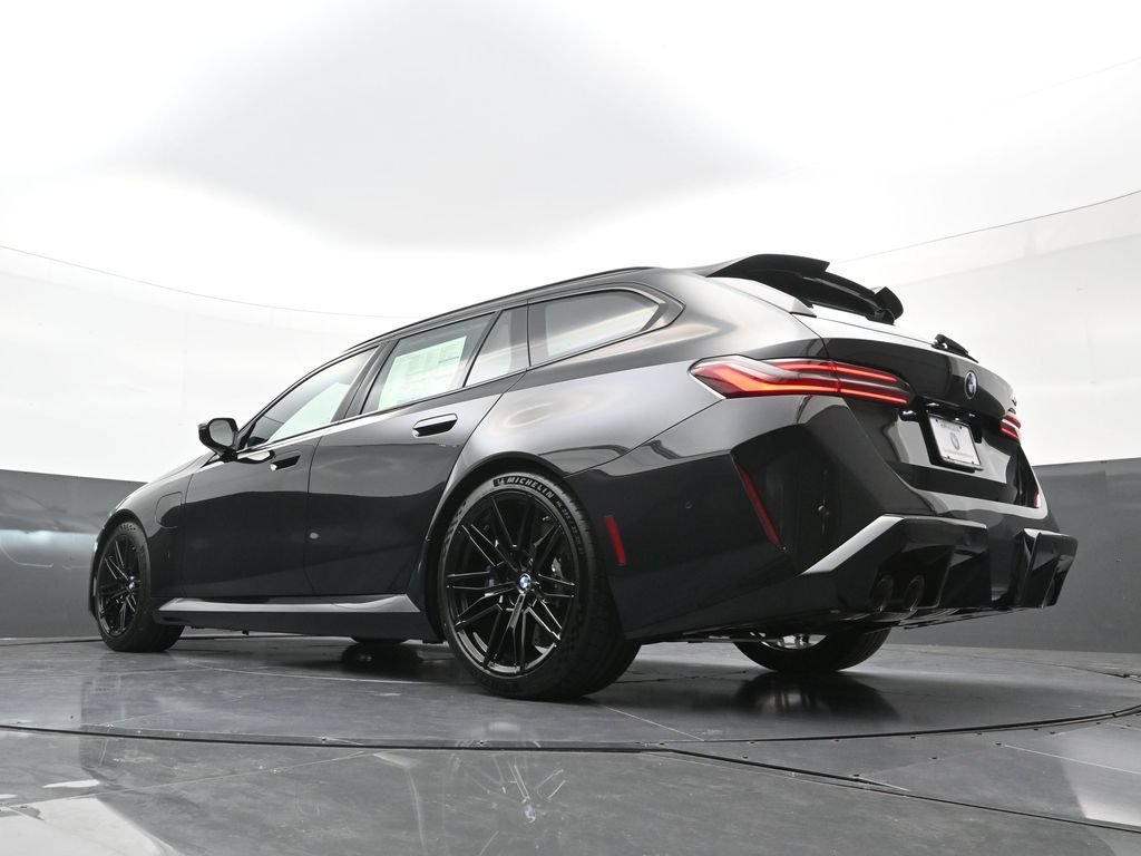 New 2027 BMW M5 Touring AWD/4WD image 26