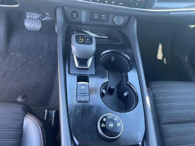 Used 2025 Nissan Rogue SV AWD/4WD image 25