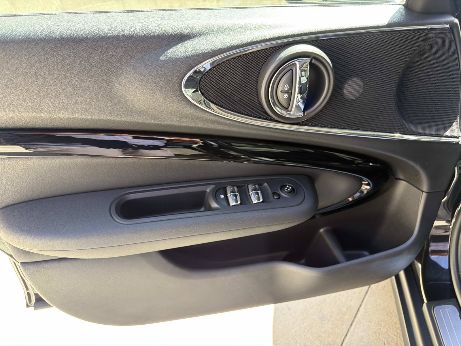 Used 2021 MINI Cooper Clubman S w/ Storage Package FWD image 12
