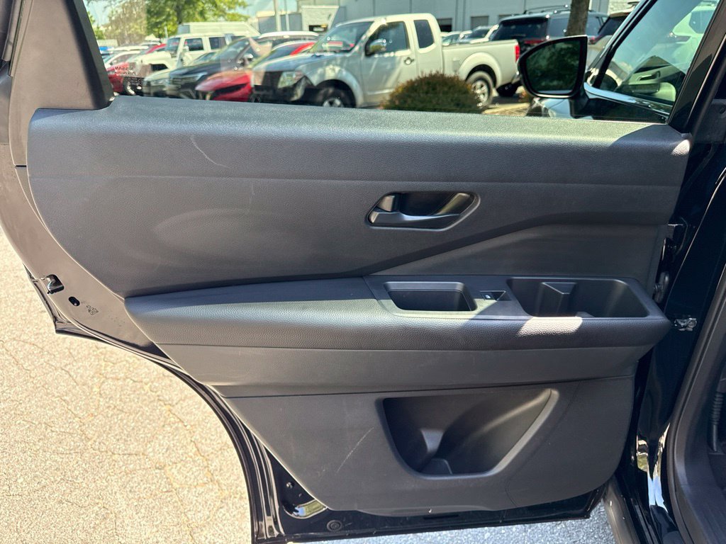 Certified 2025 Nissan Pathfinder SV FWD image 31