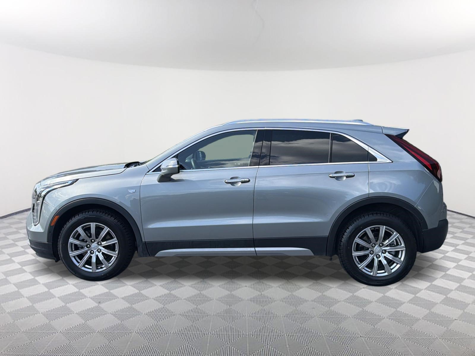 Used 2023 Cadillac XT4 Premium Luxury FWD image 8
