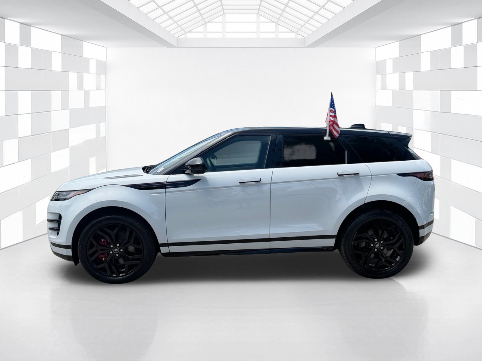 Used 2023 Land Rover Range Rover Evoque R-Dynamic SE AWD/4WD image 4