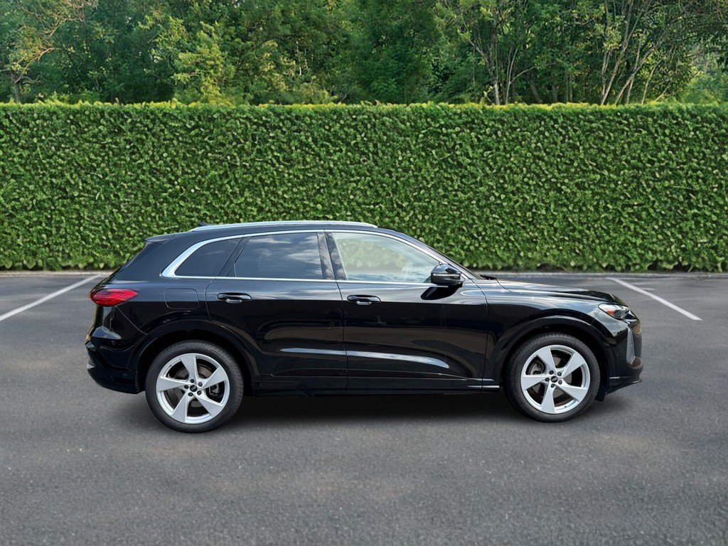 Used 2025 Audi Q5 Prestige AWD/4WD image 2