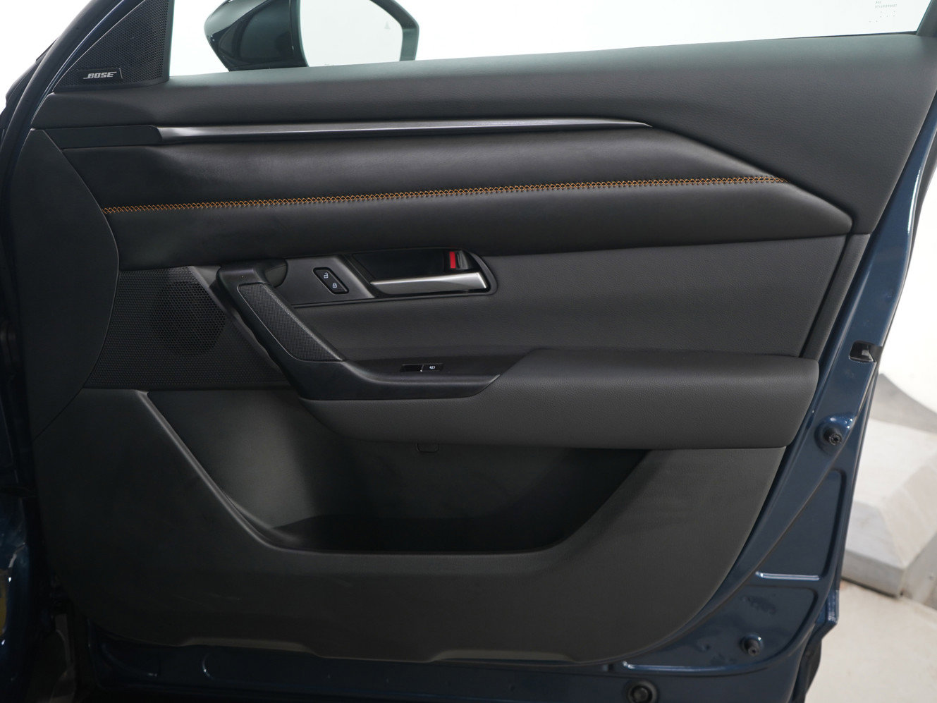 Certified 2025 MAZDA CX-50 AWD 2.5 Hybrid w/ Premium Pkg image 12