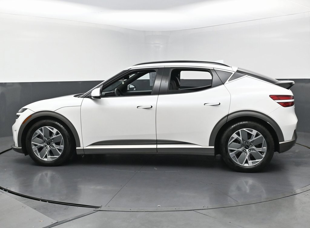 Used 2025 Genesis GV60 RWD image 8
