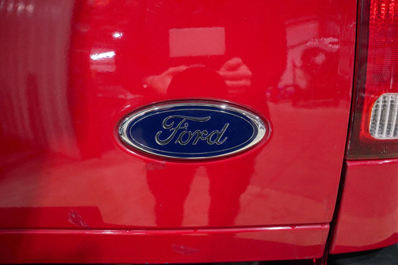 Used 1999 Ford F350 Lariat image 25