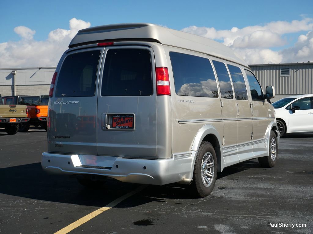 Used 2021 Chevrolet Express 2500 LS w/ Enhanced Convenience Package image 17