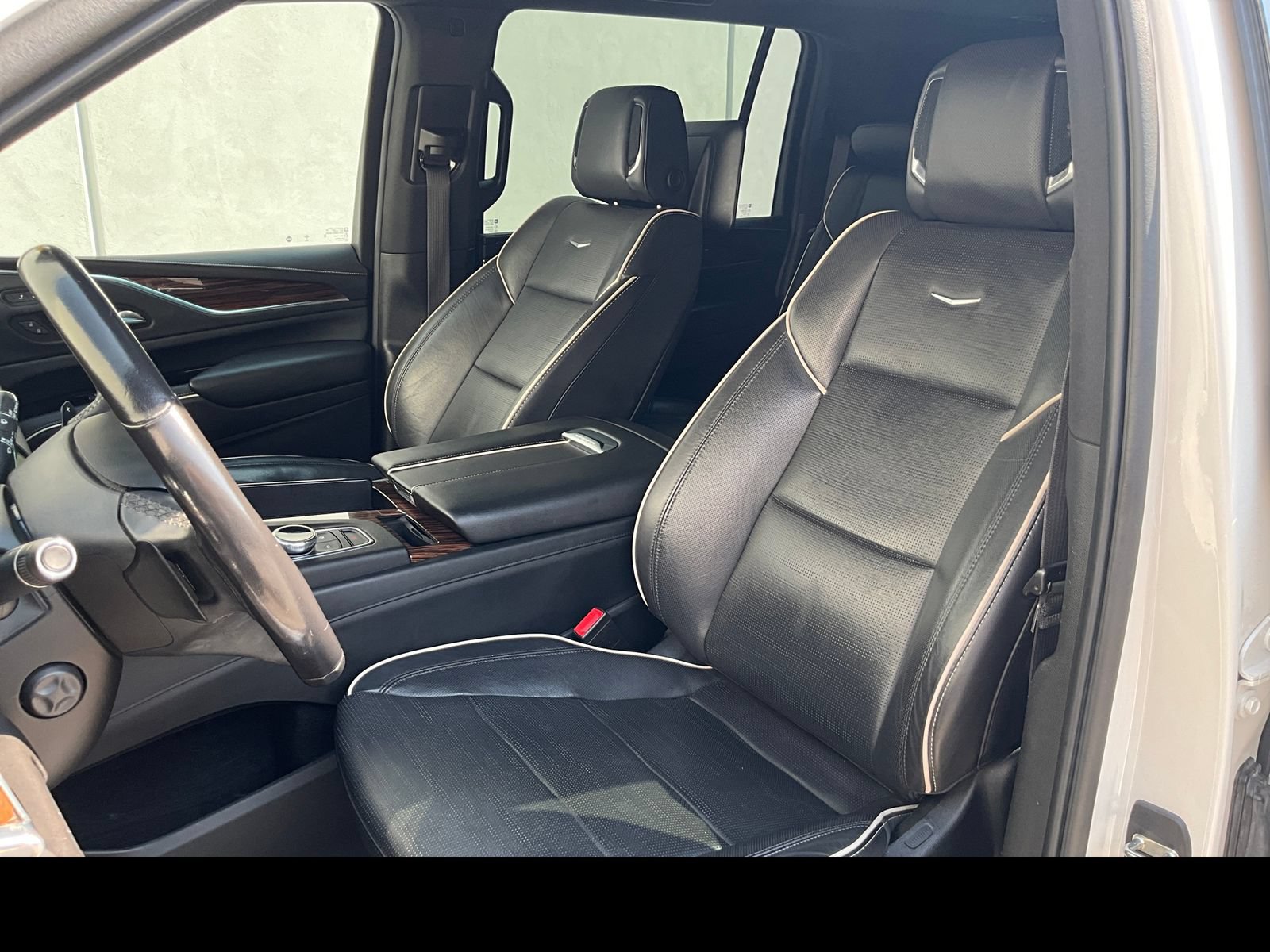 Used 2021 Cadillac Escalade ESV Premium Luxury w/ LPO, Radiant Package AWD/4WD image 8