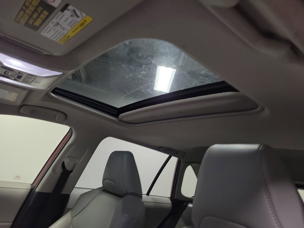 Used 2022 Toyota RAV4 XLE Premium image 14