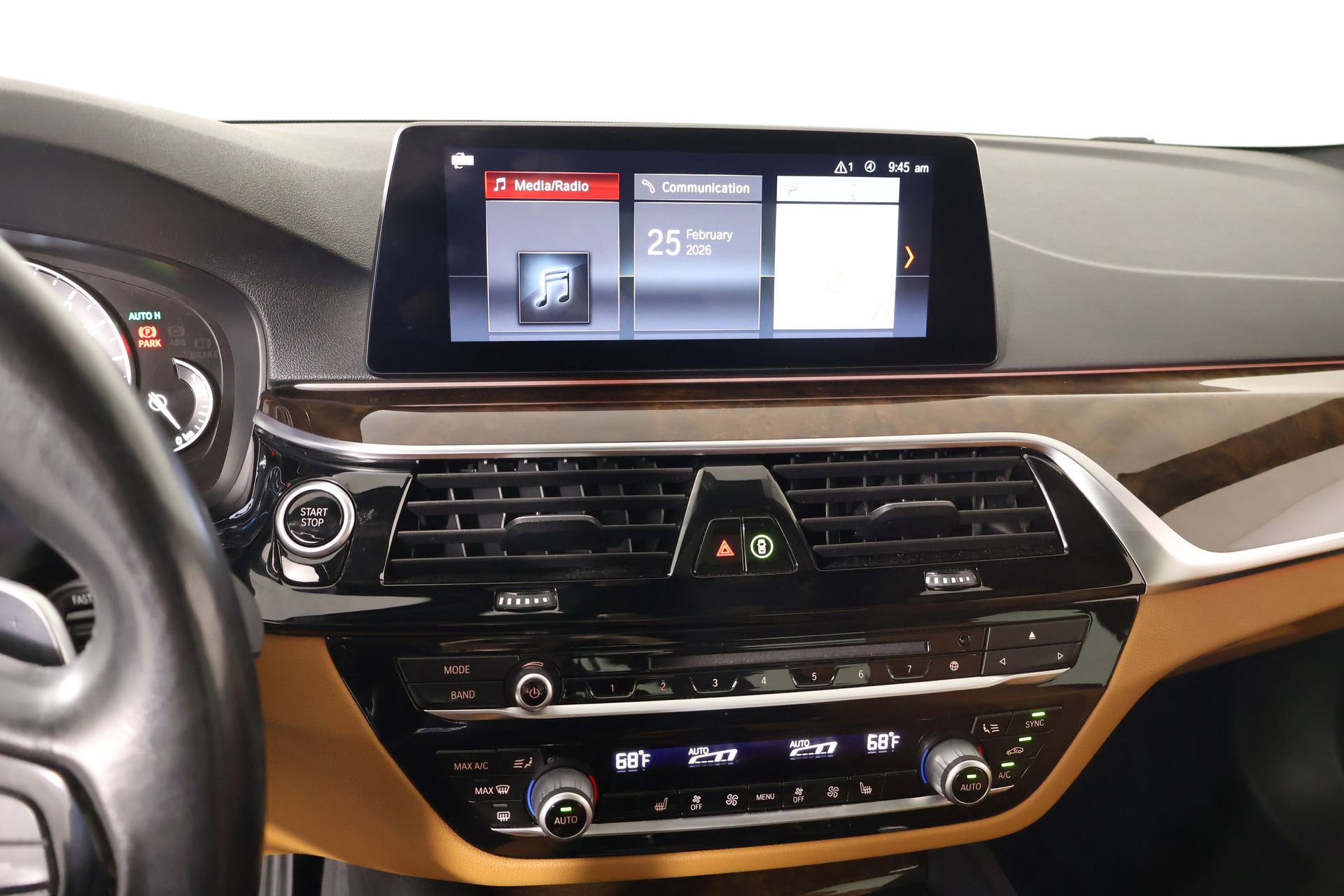 Used 2019 BMW 530e xDrive w/ Convenience Package image 5