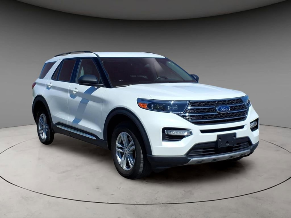 Used 2022 Ford Explorer XLT w/ Equipment Group 202A AWD/4WD image 14