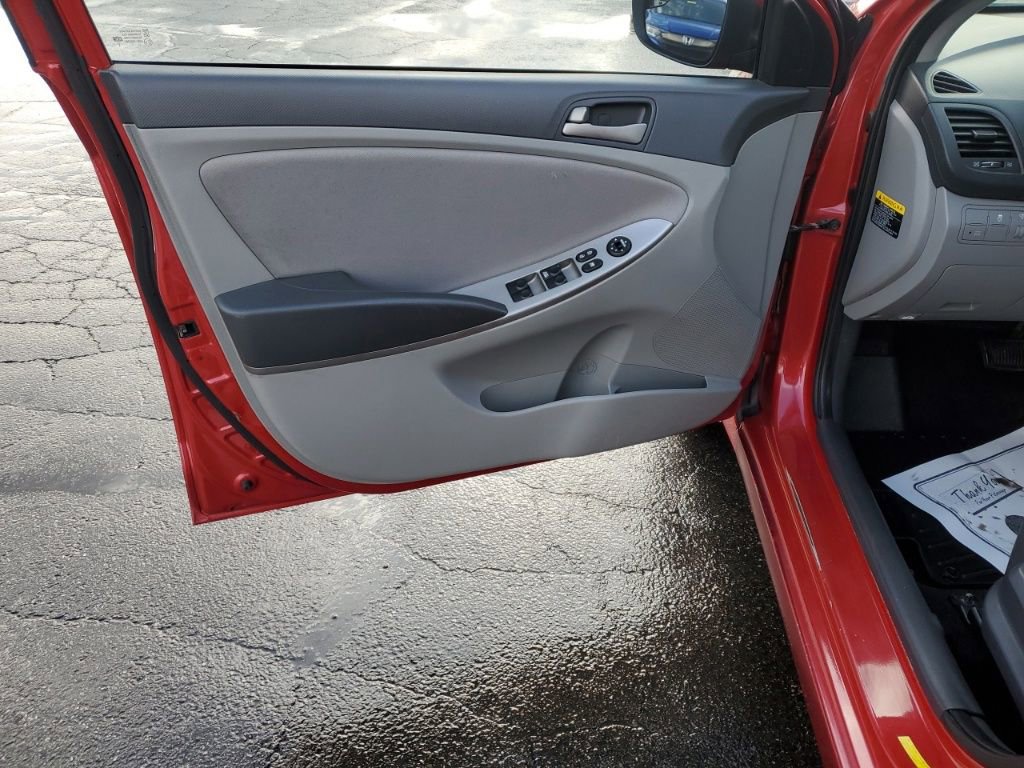 Used 2016 Hyundai Accent SE image 11