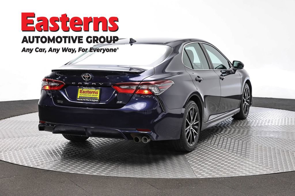 Used 2021 Toyota Camry SE FWD image 5
