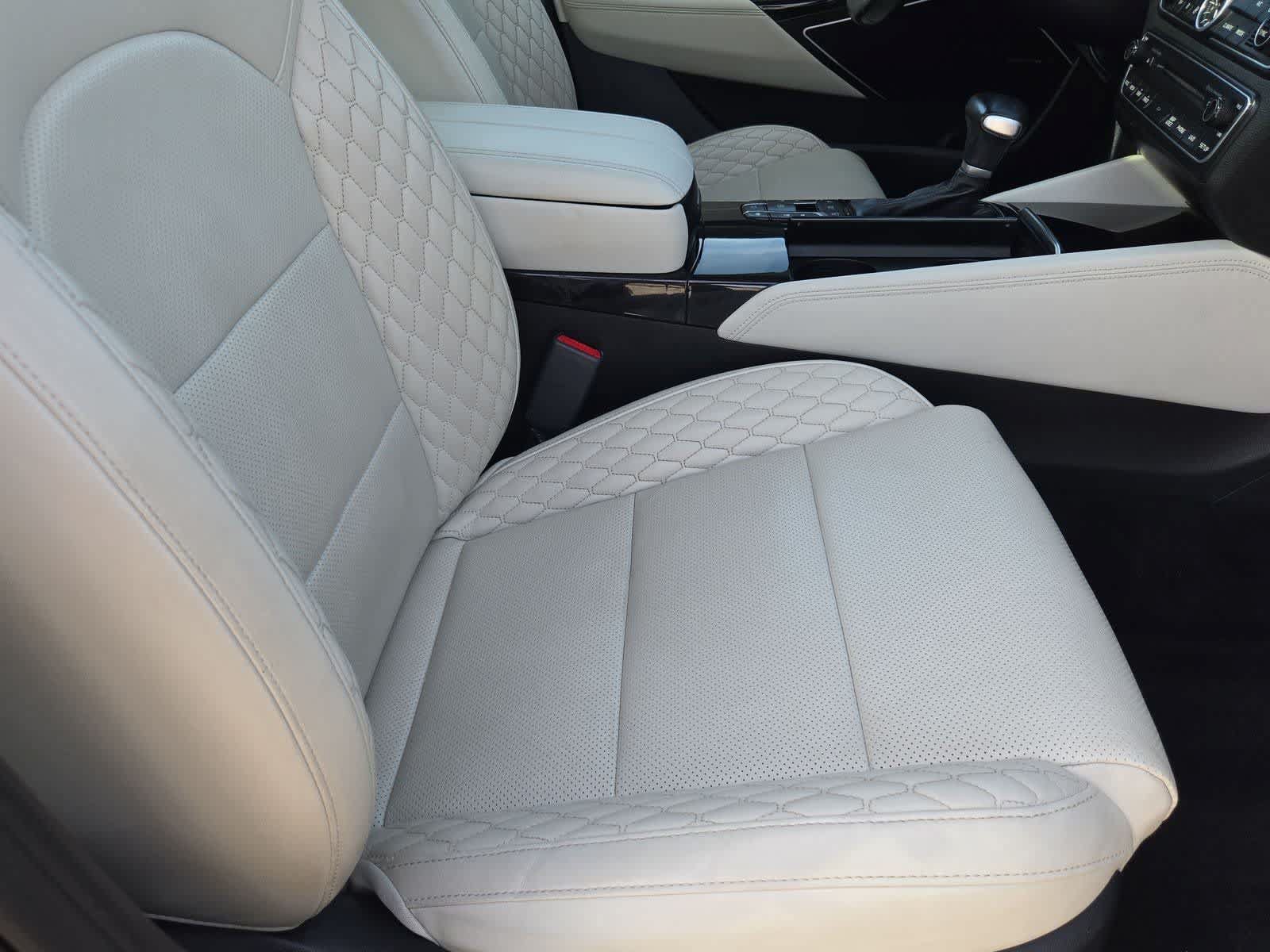Used 2018 Kia Cadenza Limited FWD image 22