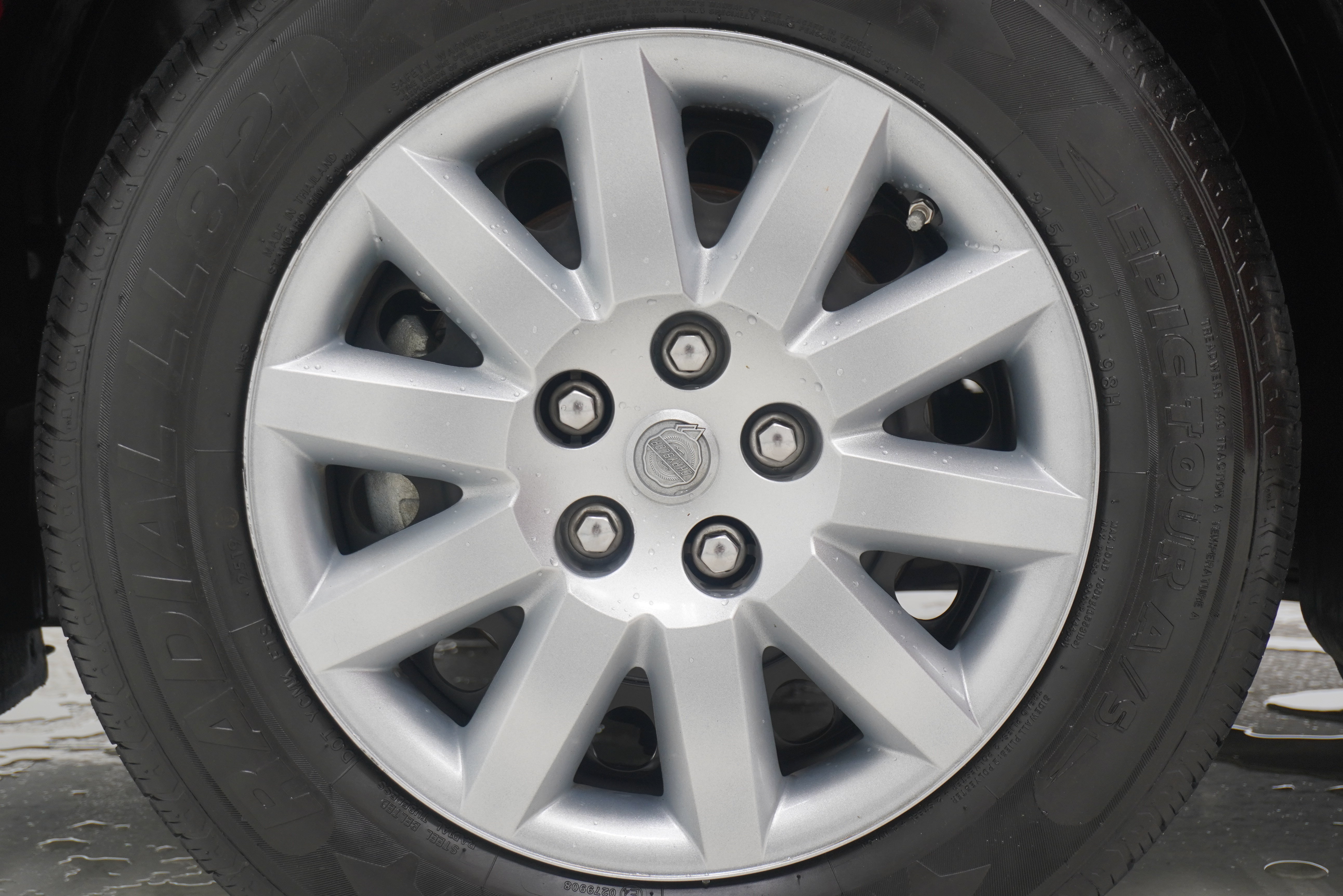 Used 2010 Chrysler Sebring Touring FWD image 21
