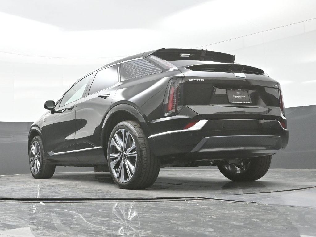 New 2027 Cadillac Optiq Premium Luxury w/ LPO, Floor Liner Package AWD/4WD image 22