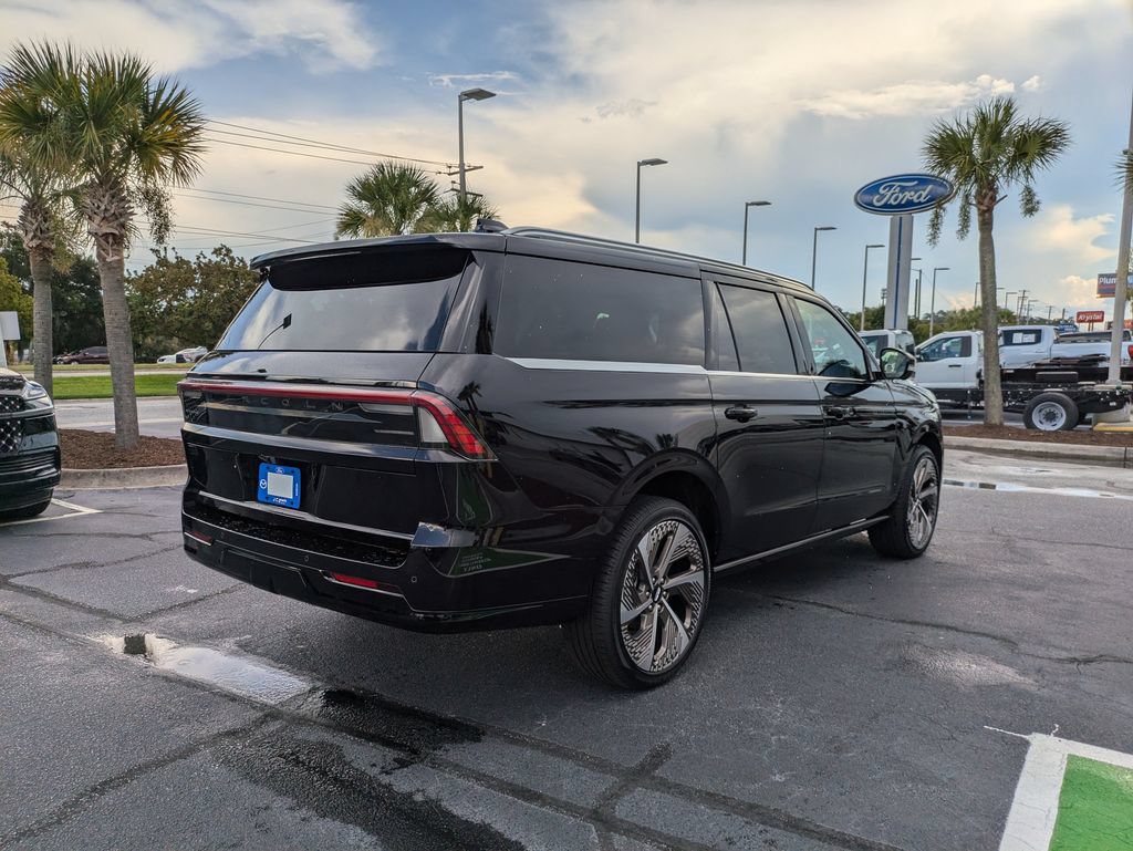New 2027 Lincoln Navigator L Black Label AWD/4WD image 4