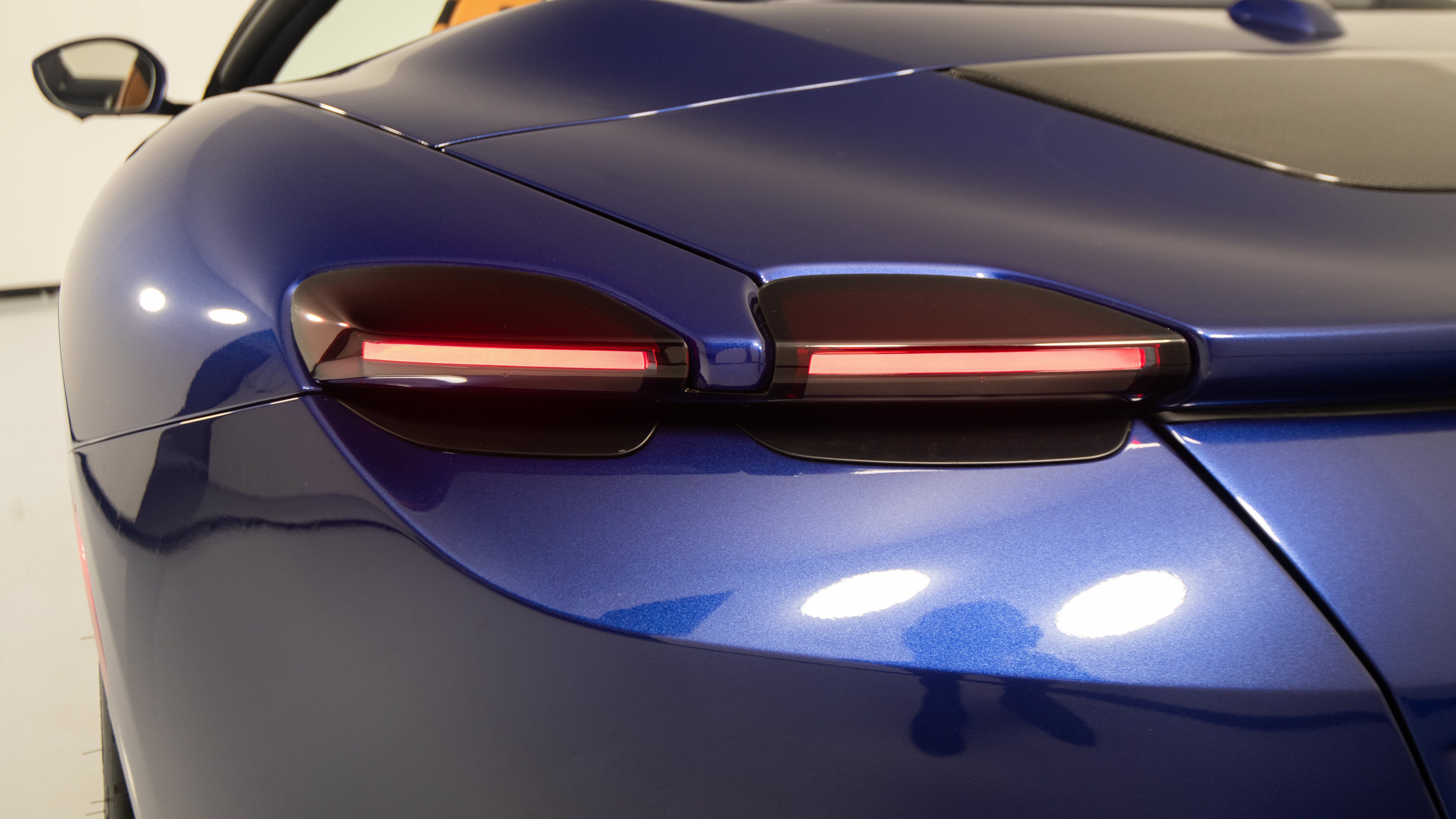 Certified 2025 Ferrari Roma Spider RWD image 17
