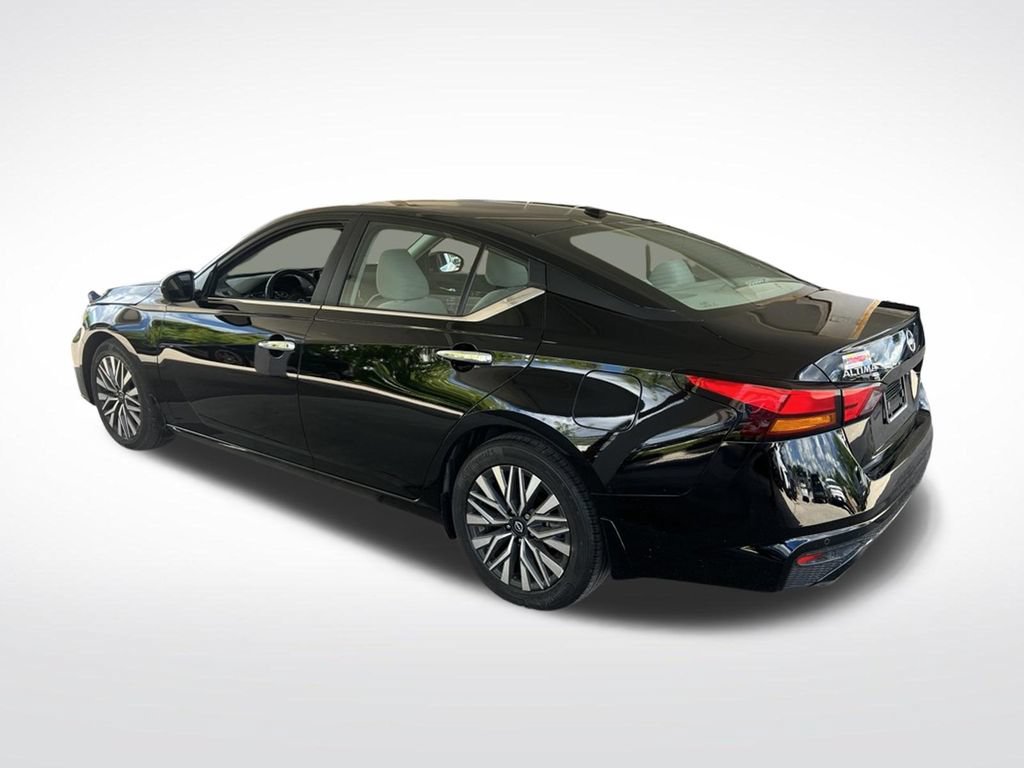 Certified 2024 Nissan Altima 2.5 SV w/ SV Premium Package FWD image 39