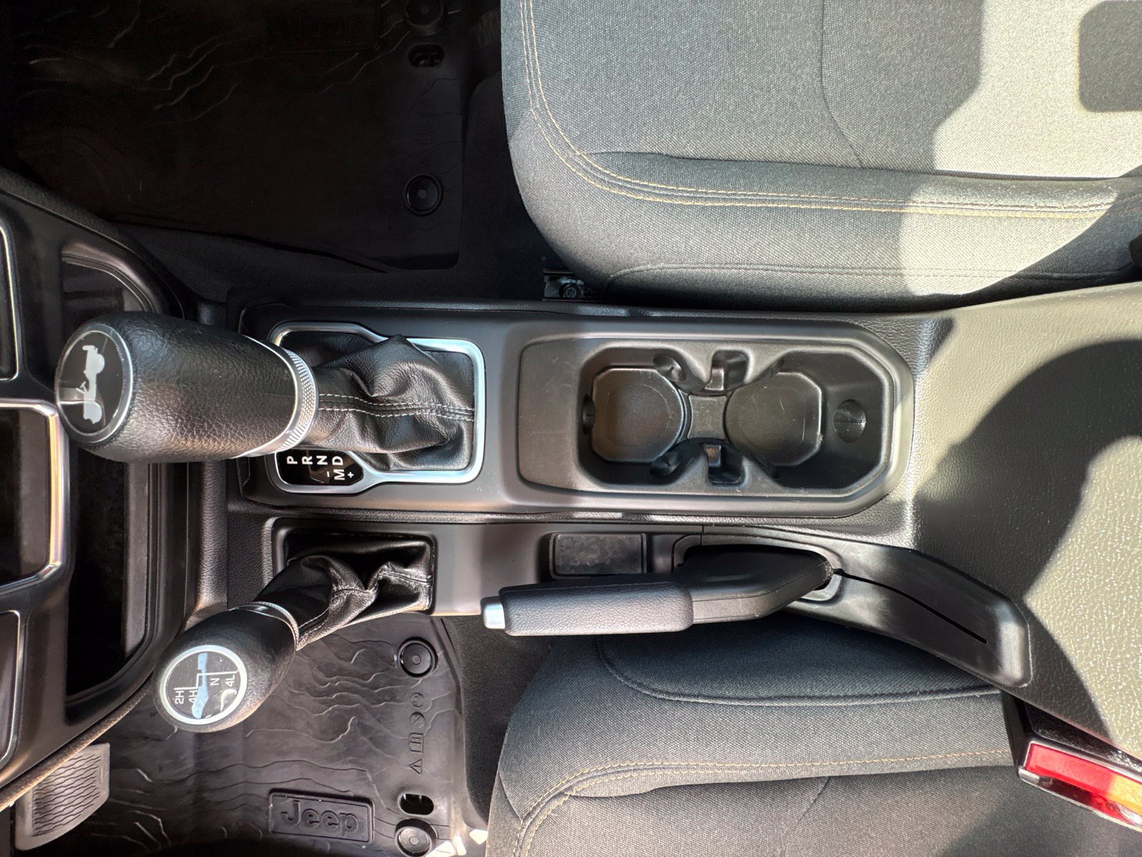Used 2024 Jeep Wrangler Unlimited Sport AWD/4WD image 17