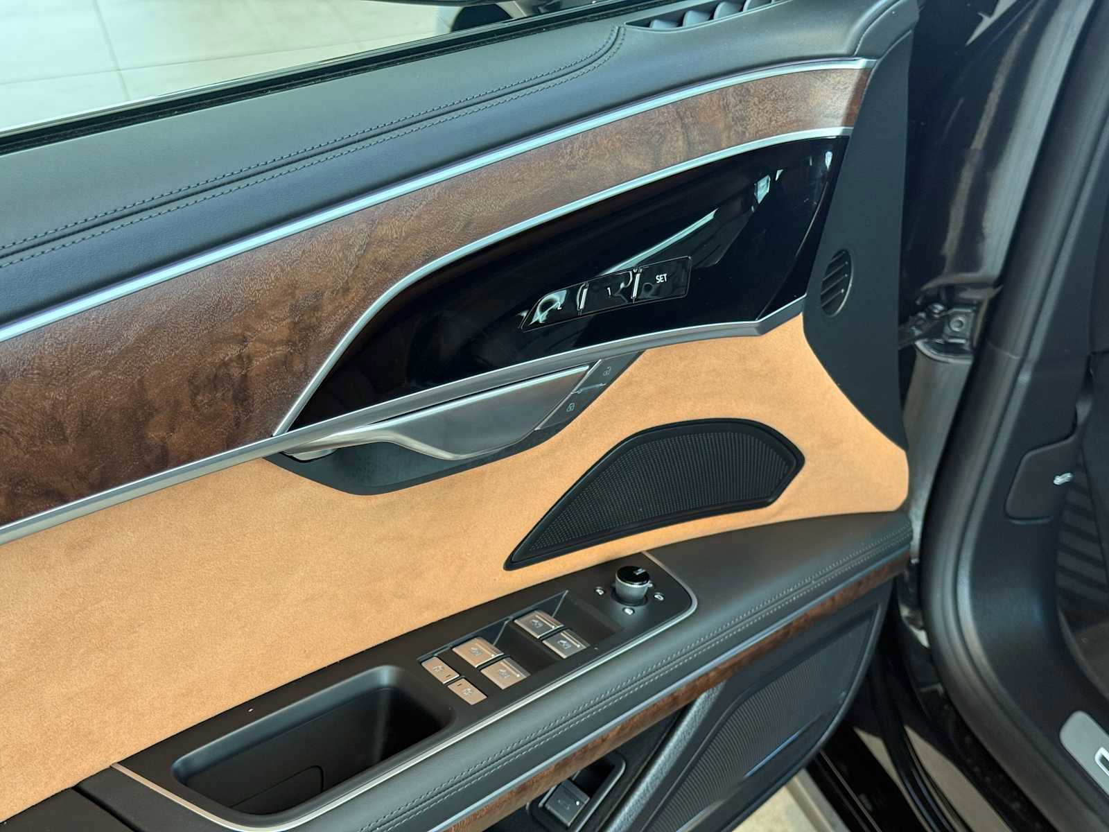 New 2025 Audi A8 L 3.0T image 23