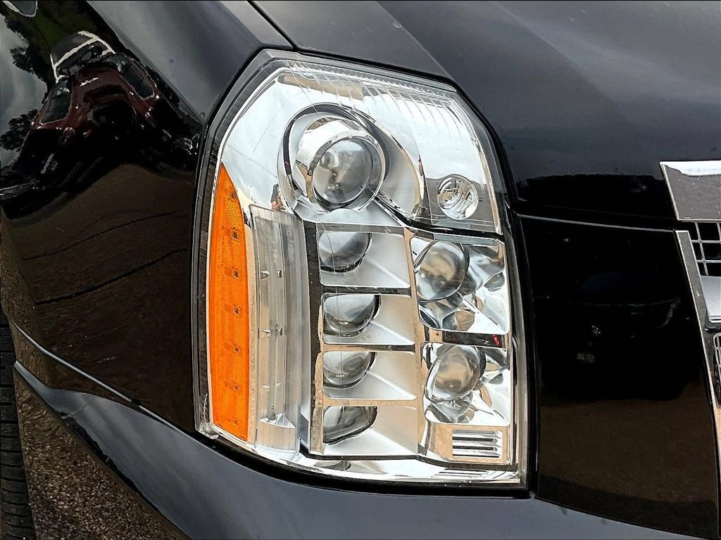 Used 2013 Cadillac Escalade Platinum AWD/4WD image 31