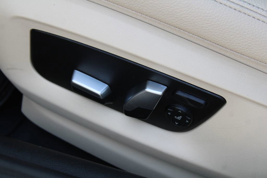 Used 2019 BMW 530i image 25