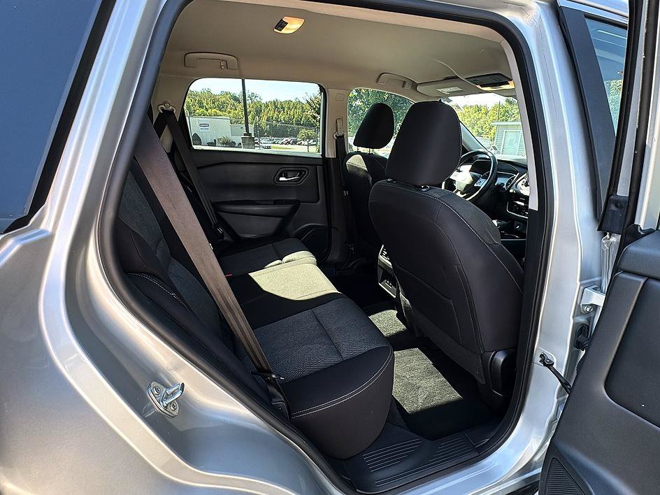 Certified 2025 Nissan Rogue SV AWD/4WD image 22