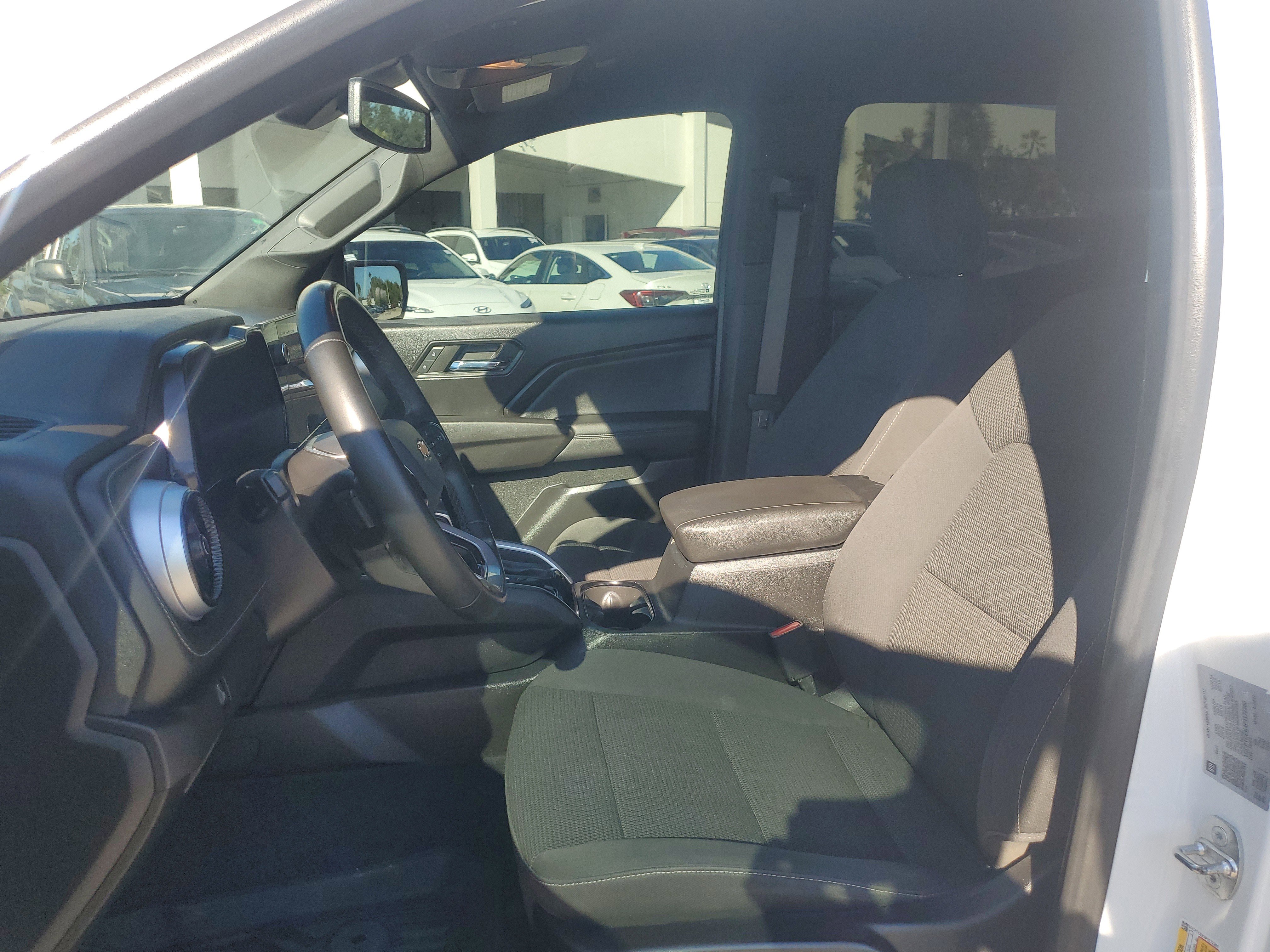 Used 2023 Chevrolet Colorado LT w/ LT Convenience Package II image 24