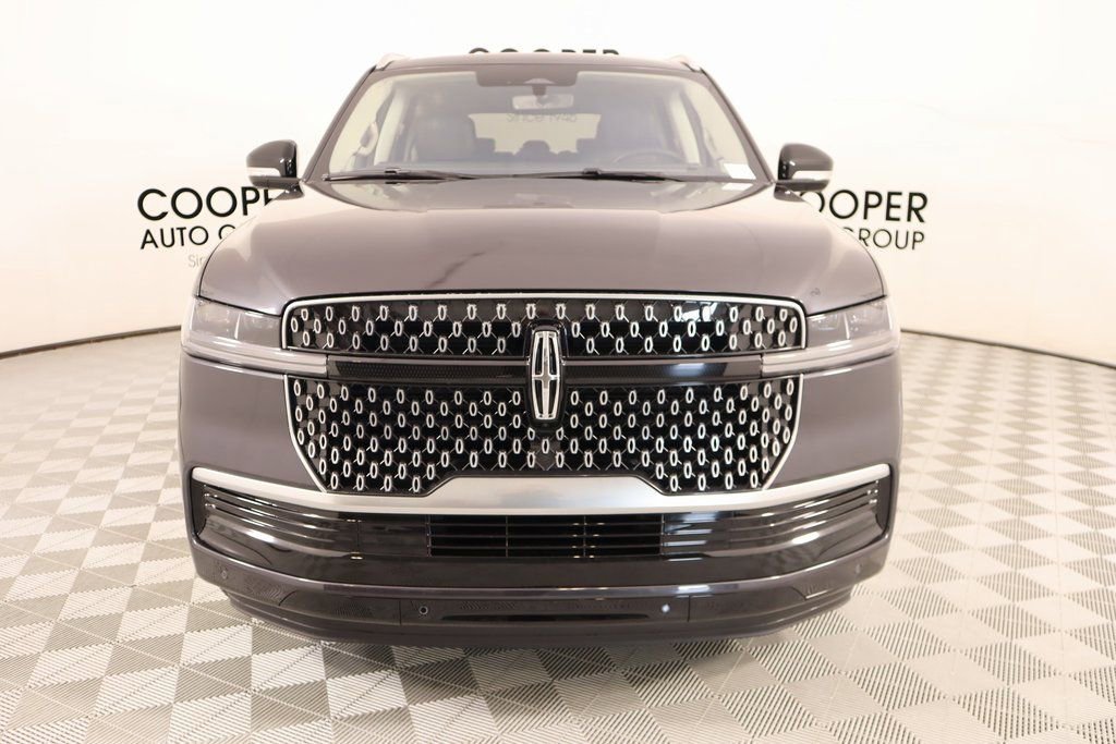 New 2025 Lincoln Navigator Reserve image 9