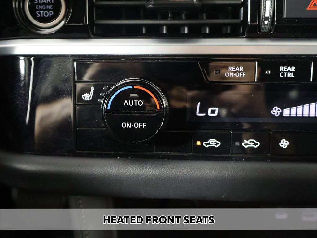 Used 2024 Nissan Pathfinder SV image 6