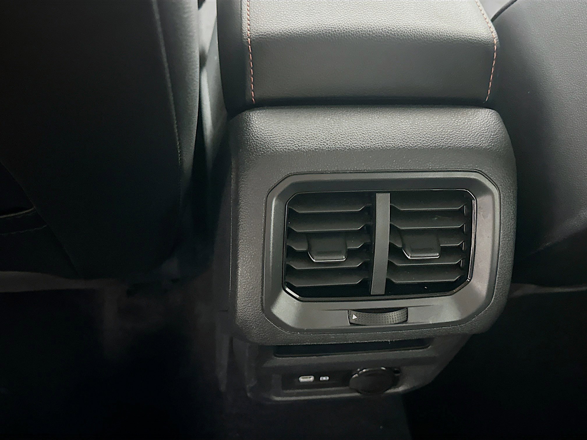 Used 2024 Volkswagen Tiguan Wolfsburg Edition image 26