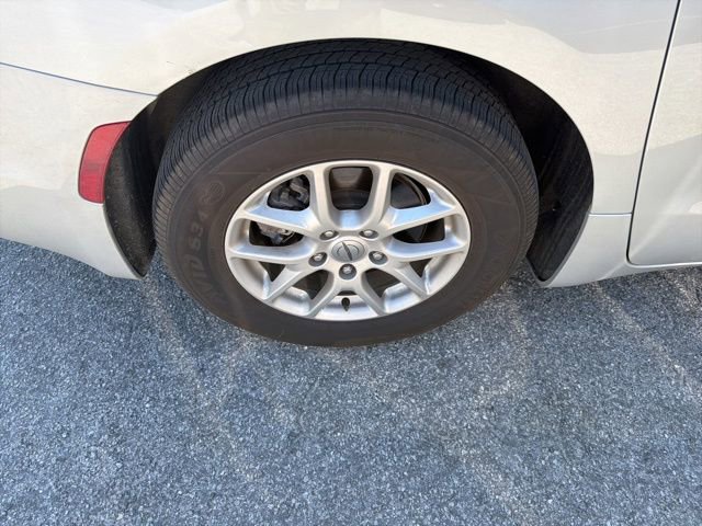 Used 2024 Chrysler Pacifica Touring-L FWD image 6