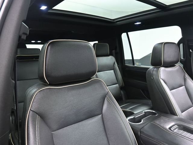 Used 2023 GMC Yukon XL SLT image 30