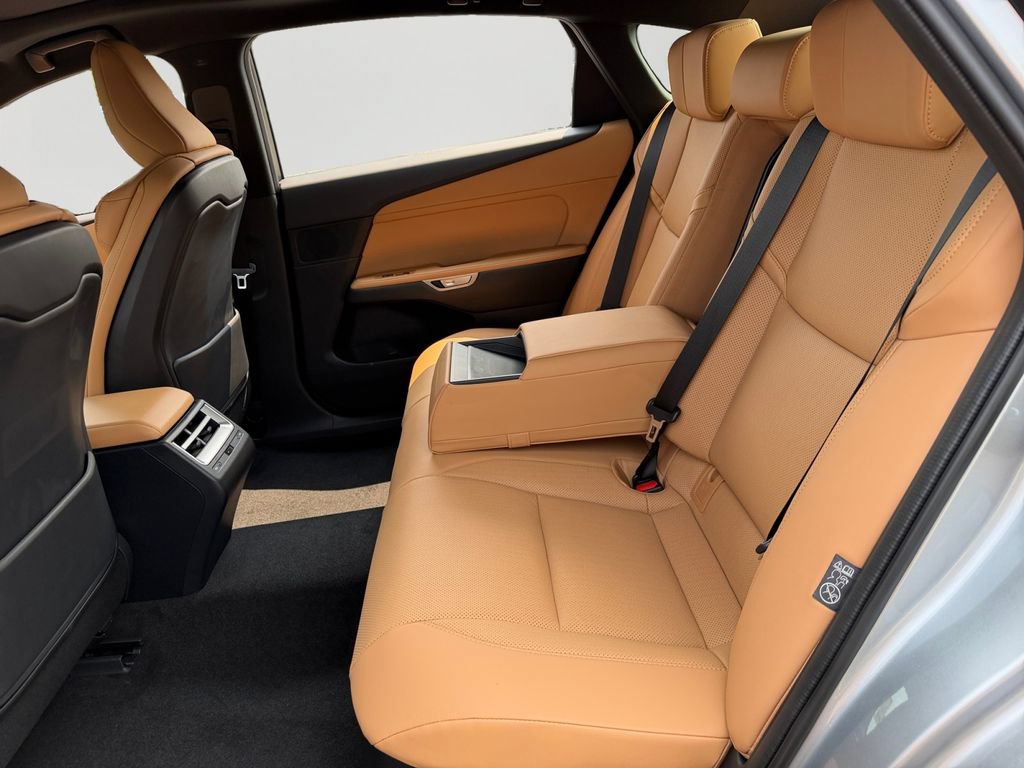 New 2026 Lexus ES 500e AWD/4WD image 10