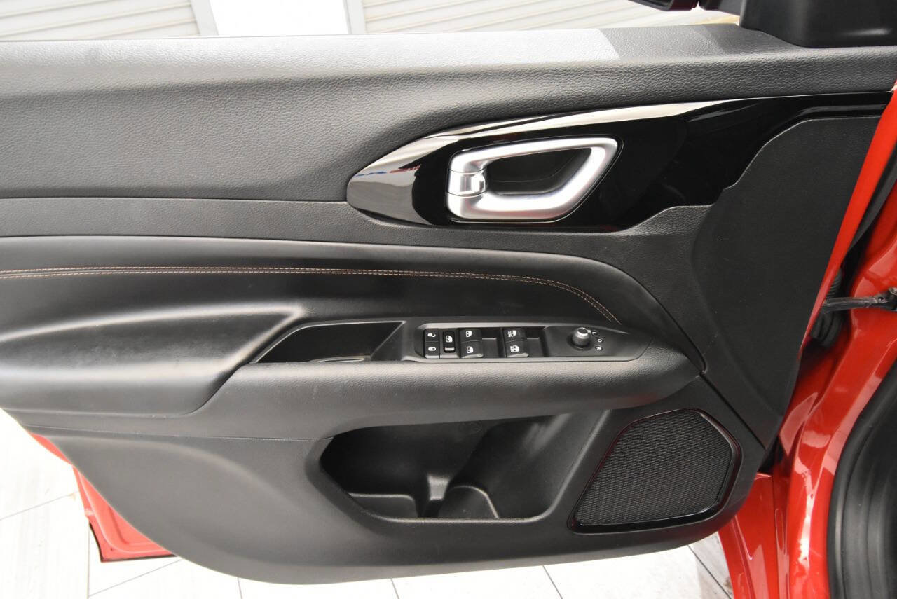 Used 2022 Jeep Compass Limited image 13