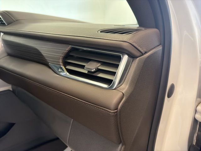 Used 2023 GMC Yukon Denali AWD/4WD image 46