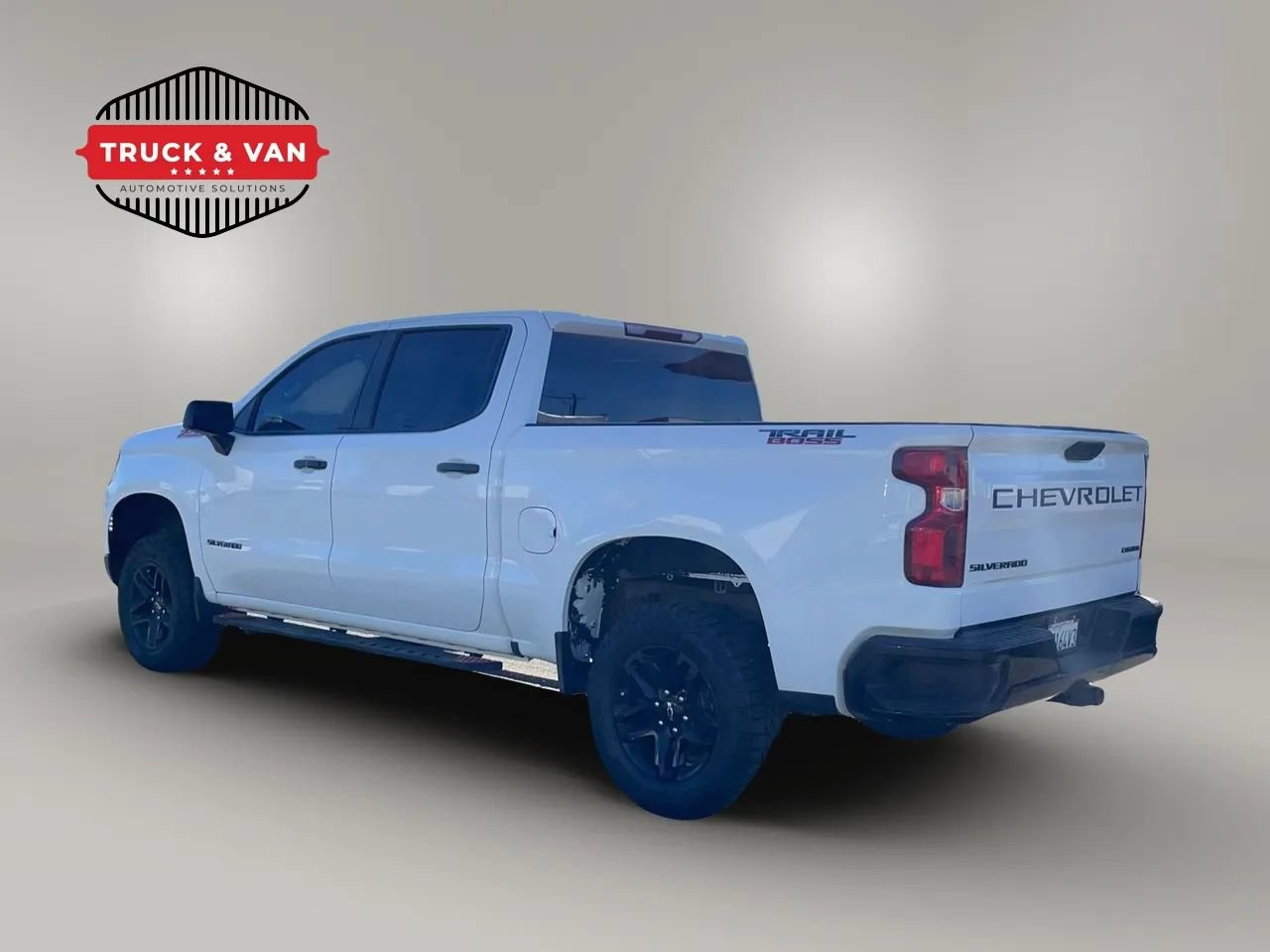 Used 2023 Chevrolet Silverado 1500 Custom Trail Boss AWD/4WD image 5