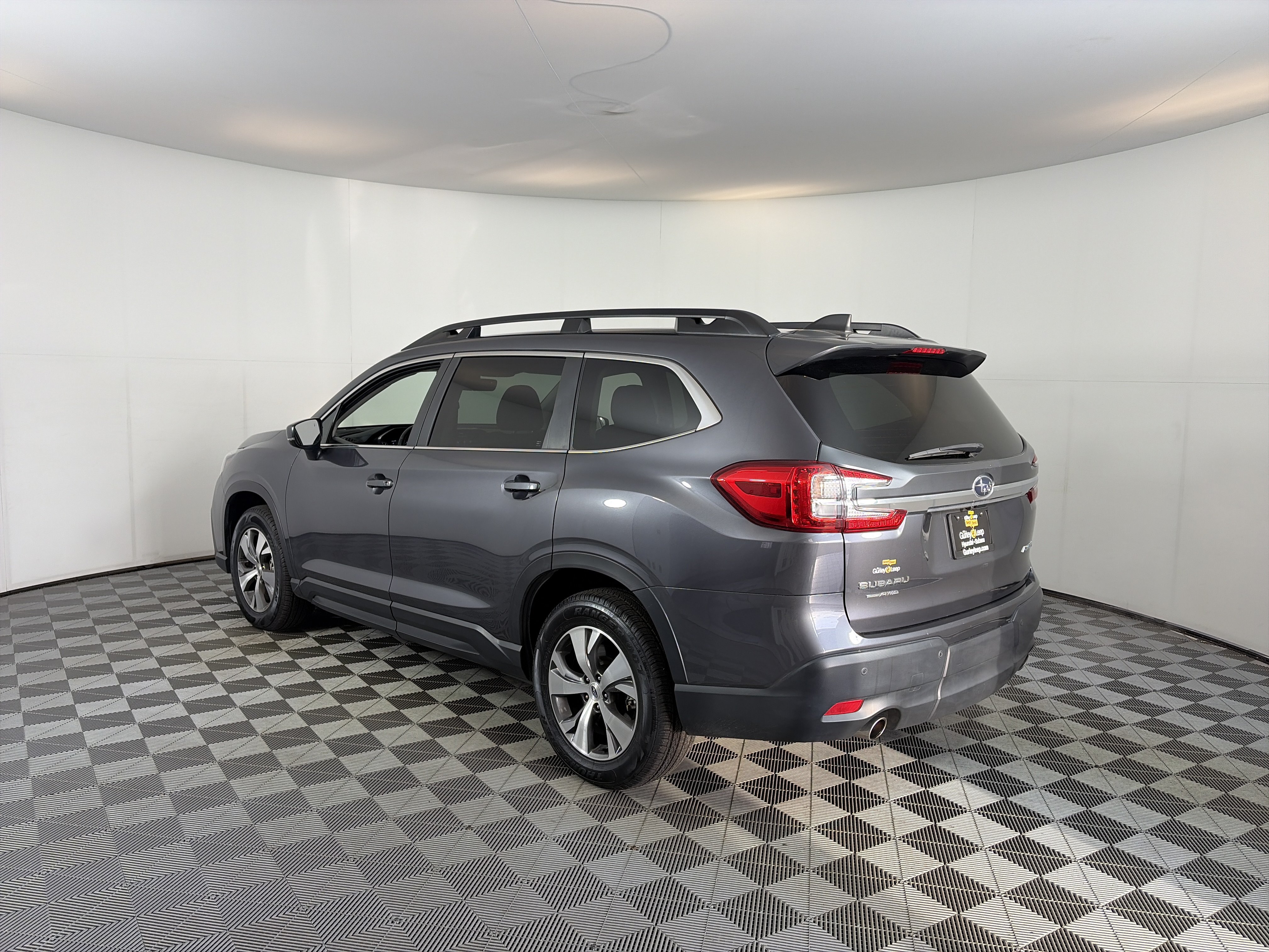Used 2025 Subaru Ascent Premium AWD/4WD image 9