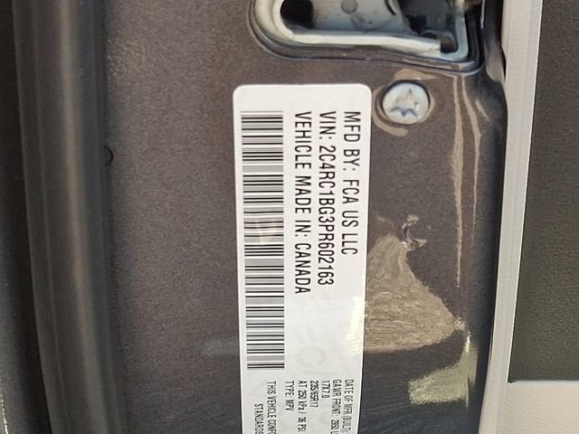 Used 2023 Chrysler Pacifica Touring-L FWD image 26