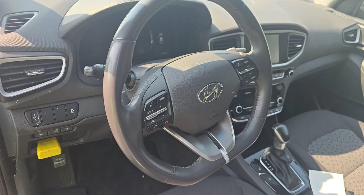Used 2018 Hyundai Ioniq Plug-In Hybrid FWD image 6