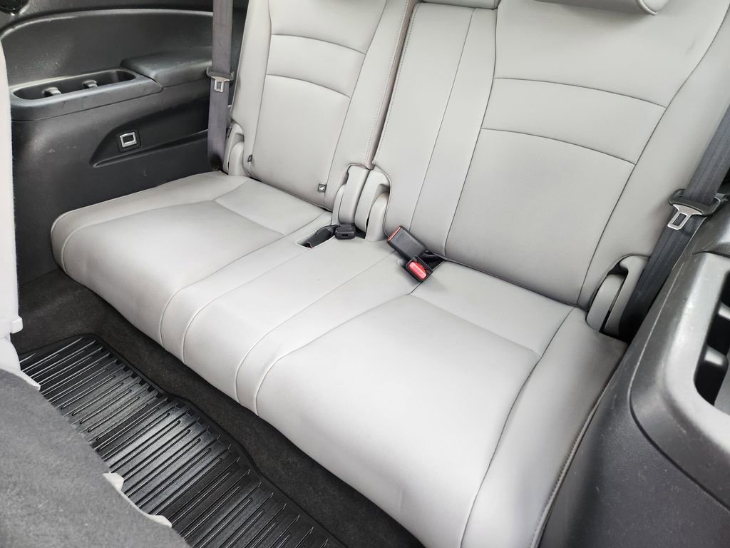 Used 2017 Honda Pilot Touring image 30