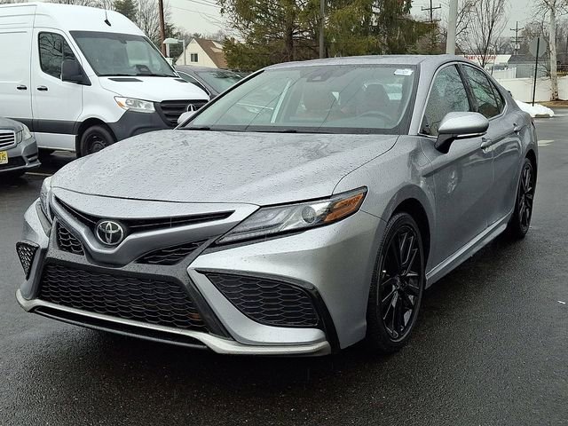 Used 2024 Toyota Camry XSE FWD image 3