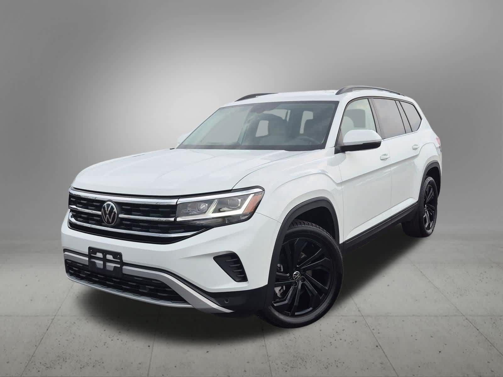 Used 2023 Volkswagen Atlas SE w/ Black Wheel Package FWD image 1