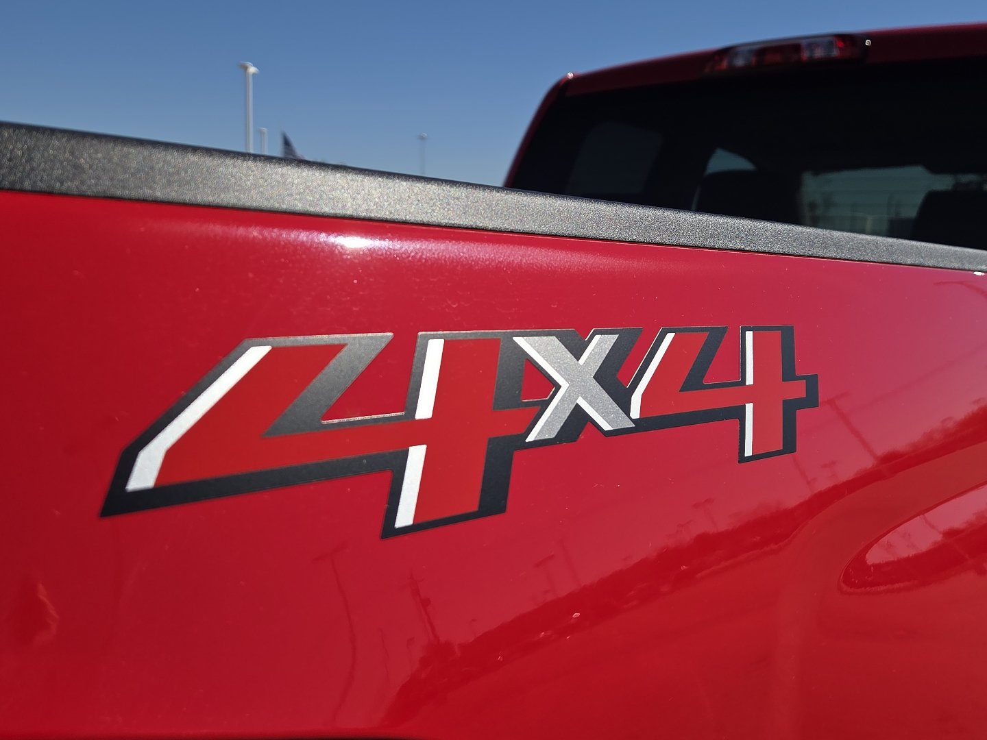 Used 2018 Chevrolet Silverado 1500 LT w/ All Star Edition AWD/4WD image 10