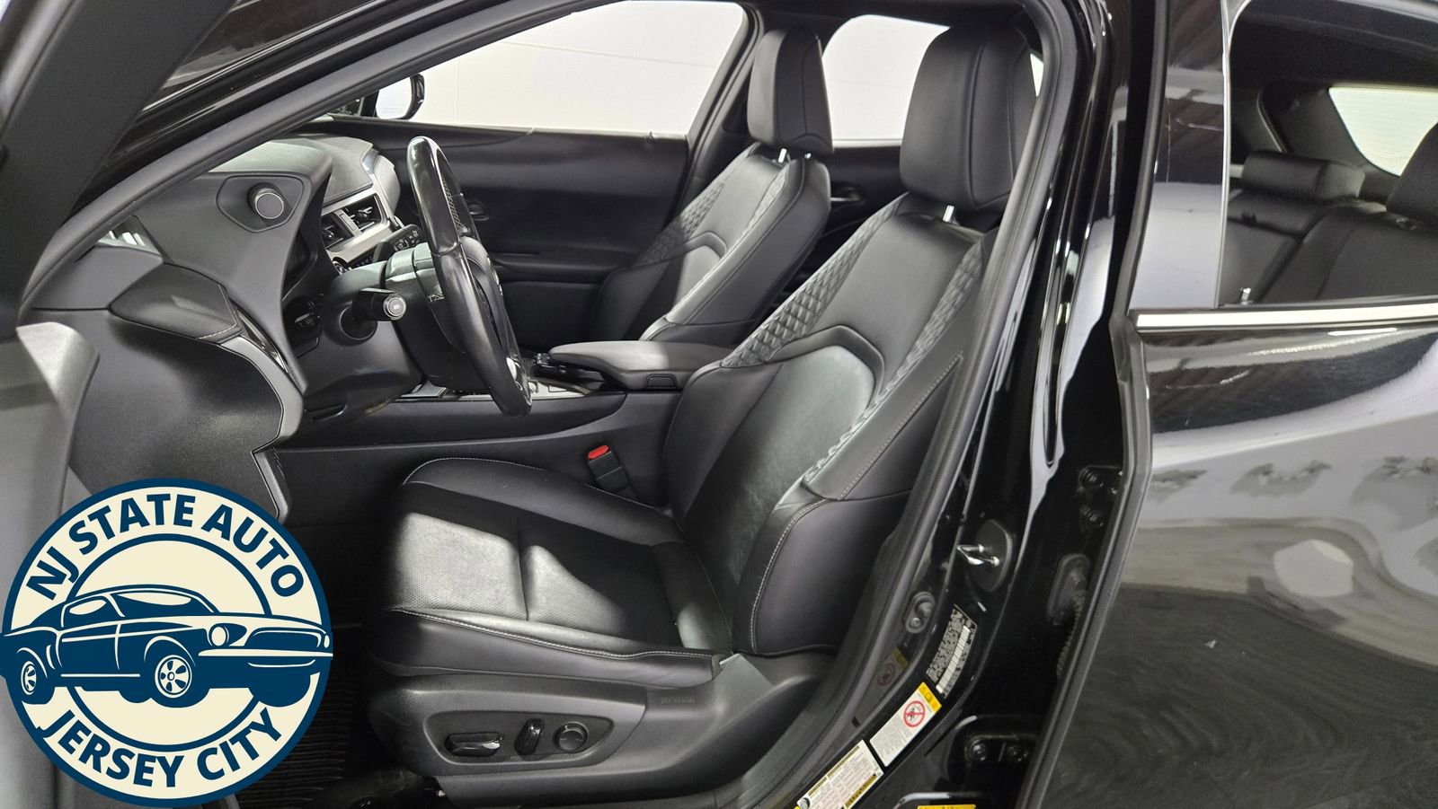 Used 2019 Lexus UX 200 FWD image 25
