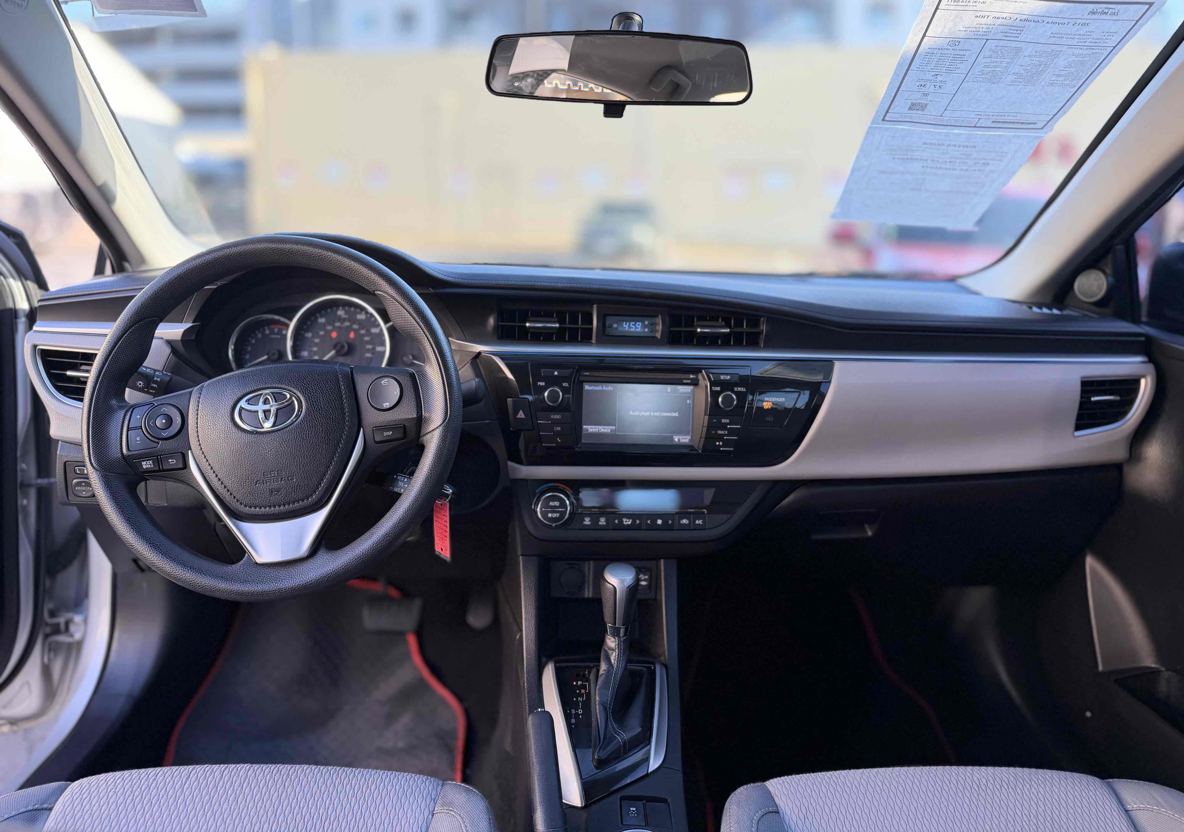 Used 2015 Toyota Corolla LE FWD image 18