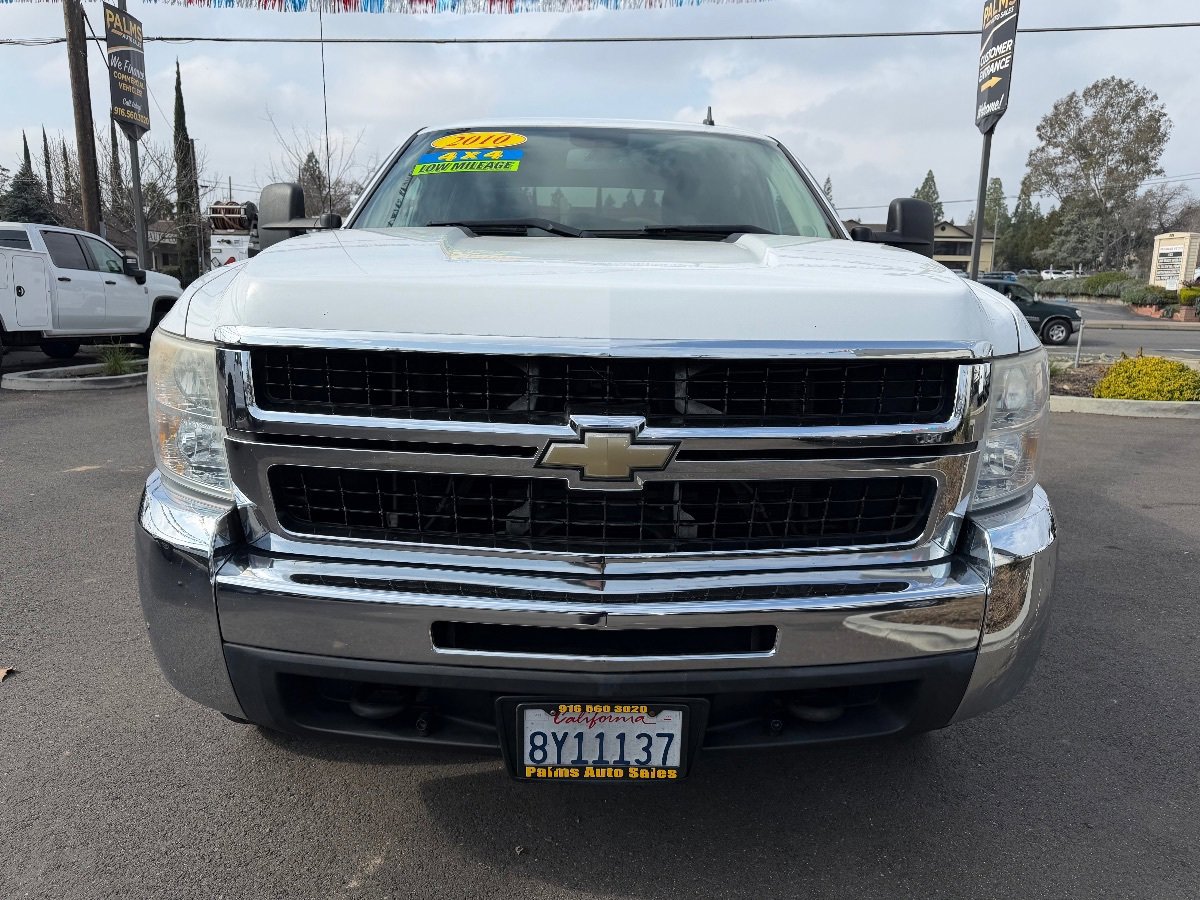 Used 2010 Chevrolet Silverado 2500 LT w/ Interior Plus Package AWD/4WD image 2